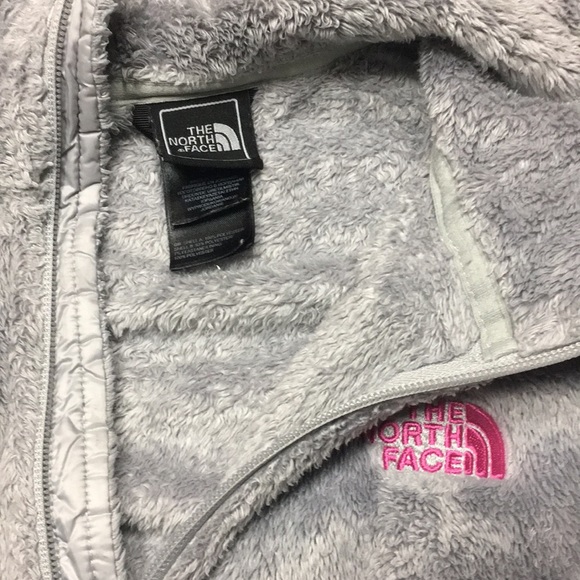 Grey fuzzy north face jacket - Picture 3 of 4